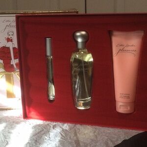 ❤️❤️Estée Lauder Pleasures Gift Set❤️❤️